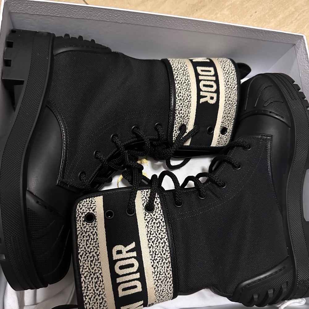 COPY - Christian Dior D- Major Boots